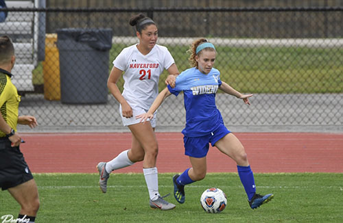 Alex Polón playing soccer for the Widener women's team 