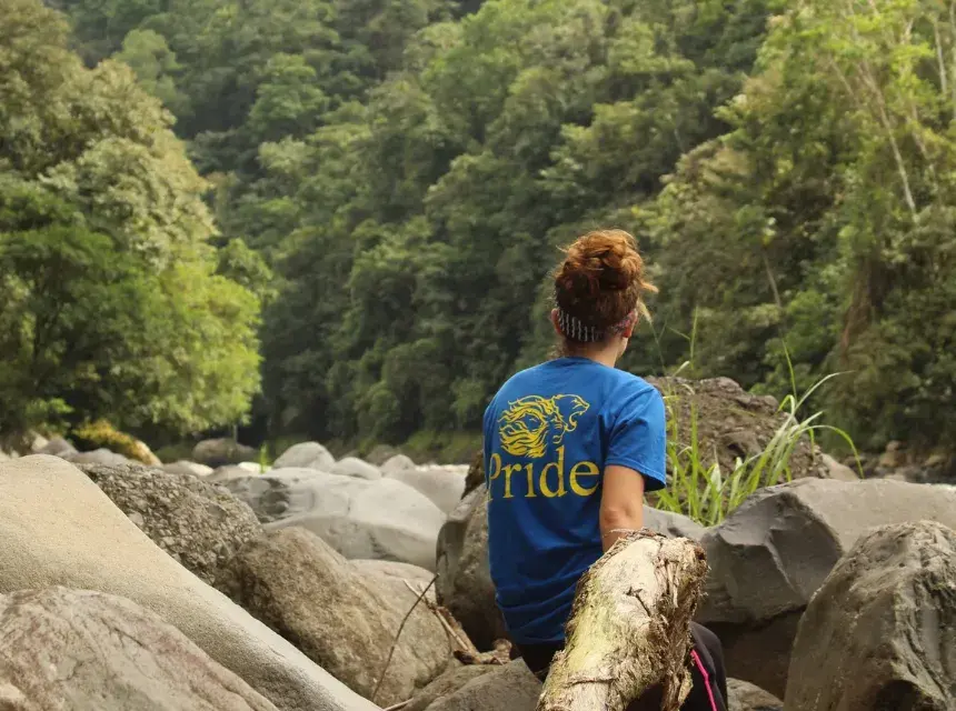 students study in Costa Rica