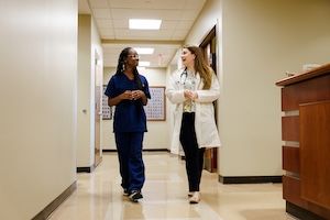 widener graduate nursing students build relationships in master's nursing program near philadelphia