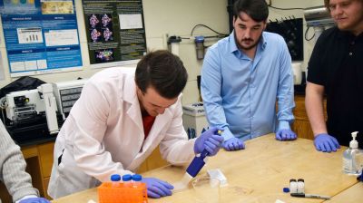 Widener chemical engineering masters MSE students in lab